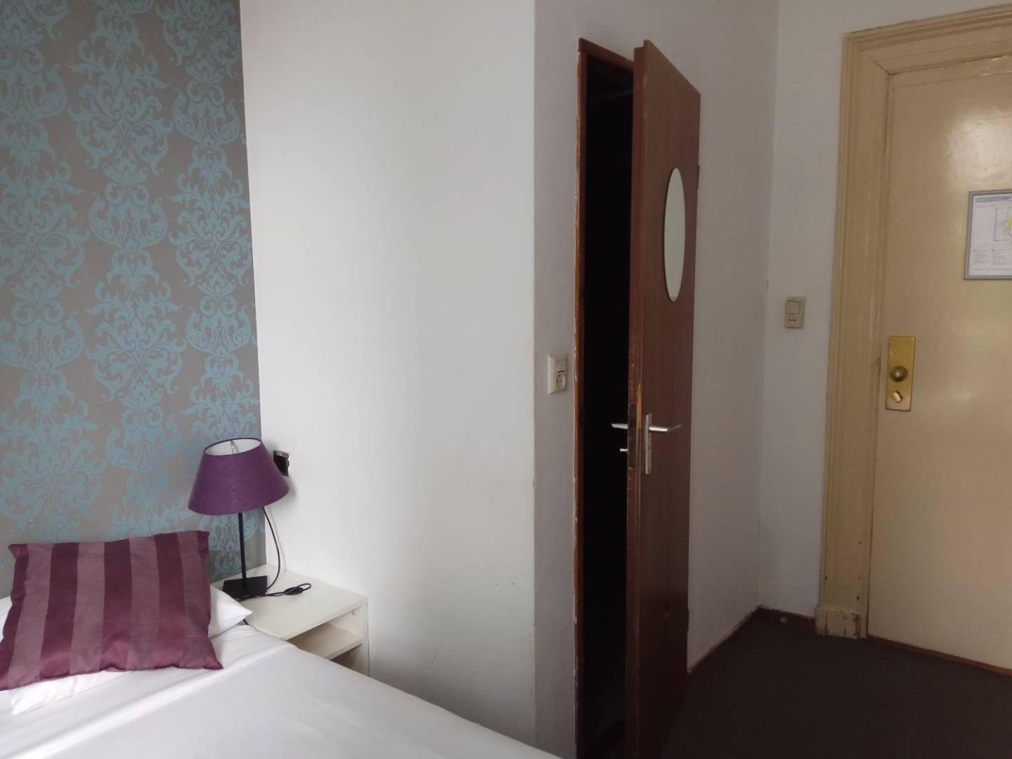 Hotel Bellington Амстердам Стая снимка